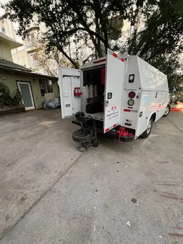 Magnet Plumbing service vehicle on-site for Slab Leak Repair in La Belle Fontane Estates